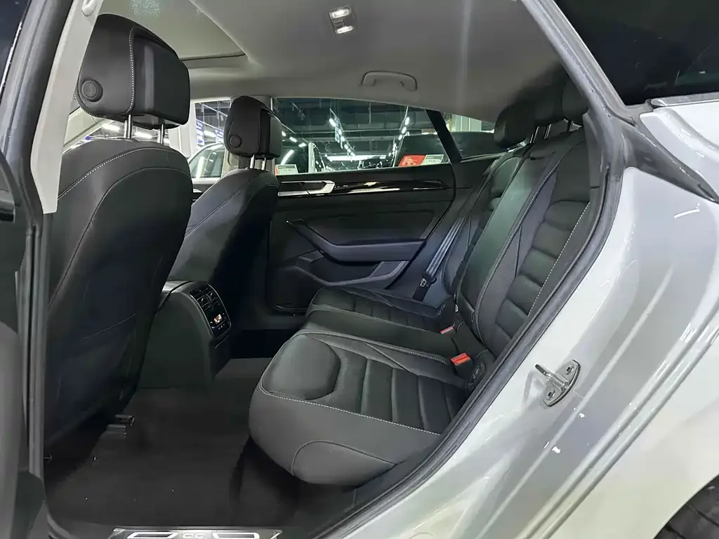 Volkswagen CC 2022 из CN, фото 2