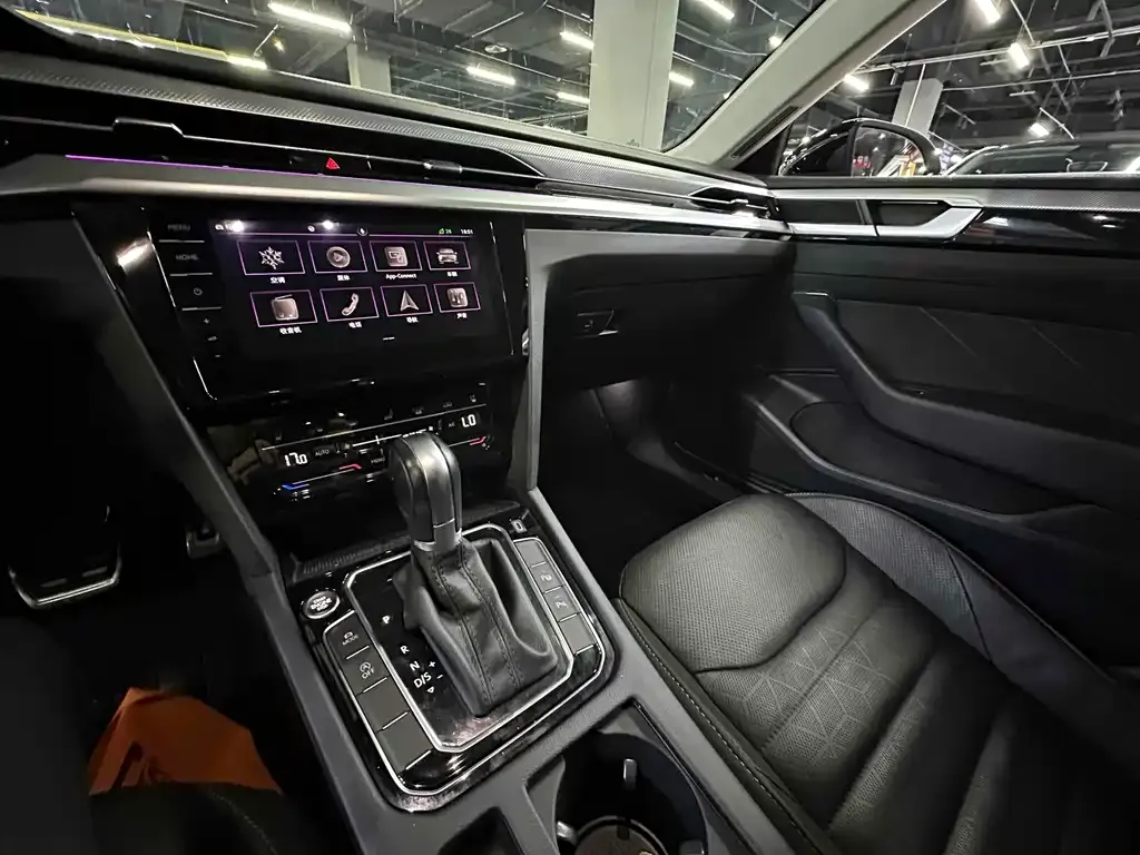 Volkswagen CC 2022 из CN, фото 10