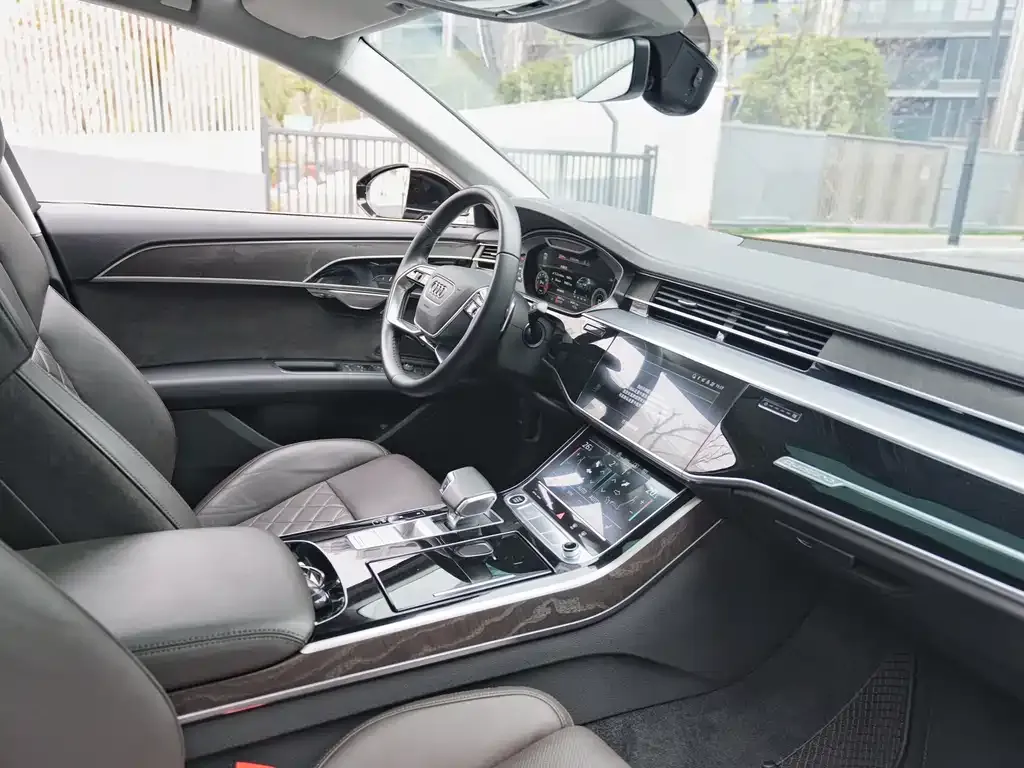 Audi A8 2021 из CN, фото 2