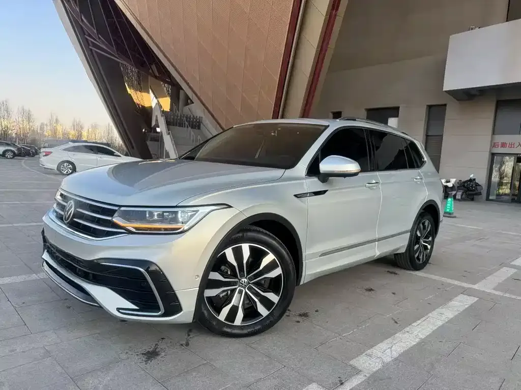 Volkswagen Tiguan L 2022 из CN, фото 1