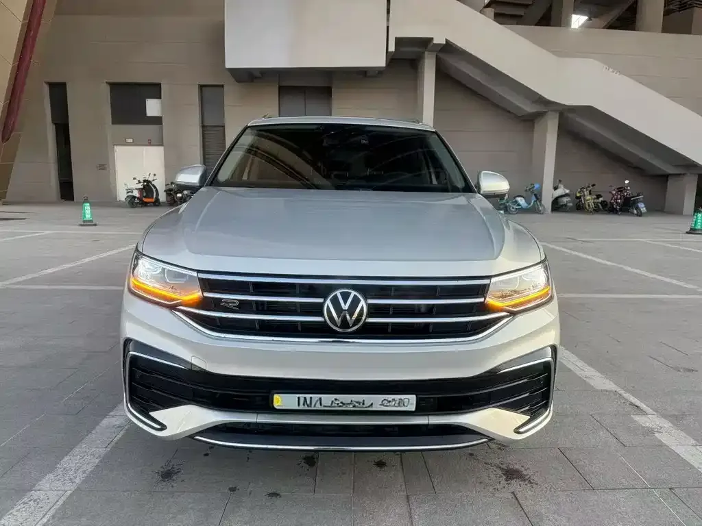 Volkswagen Tiguan L 2022 из CN, фото 2