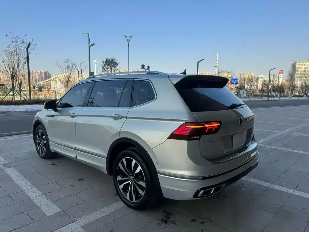 Volkswagen Tiguan L 2022 из CN, фото 3