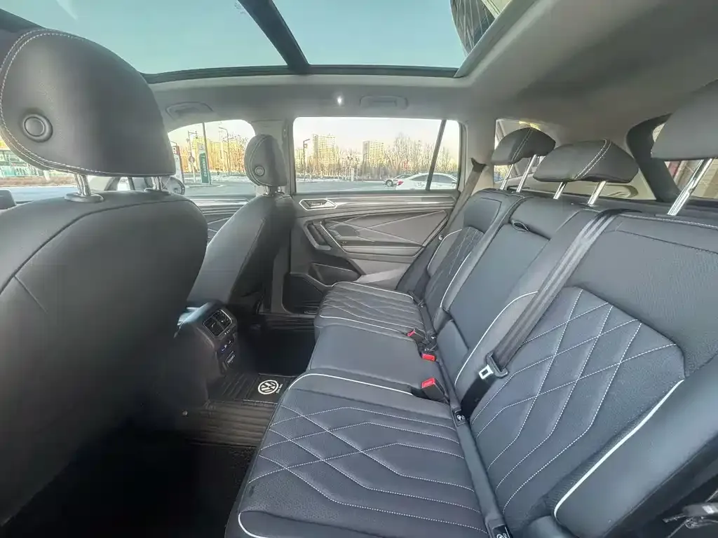 Volkswagen Tiguan L 2022 из CN, фото 8