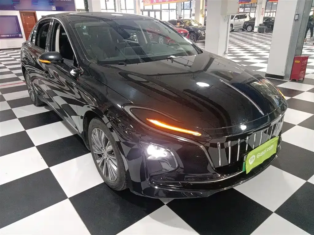 Hongqi E-QM5 — фото 4