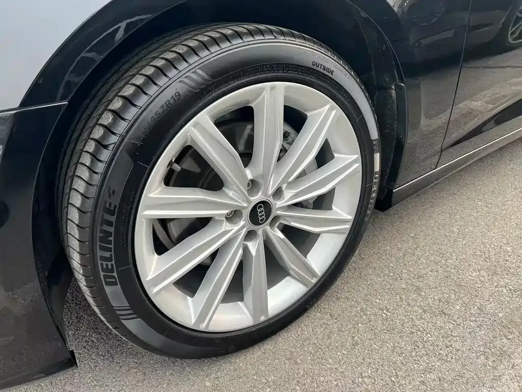 Audi A6L 2023 из CN, фото 4
