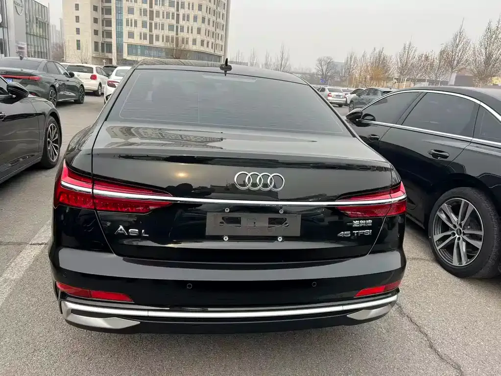 Audi A6L 2023 из CN, фото 10