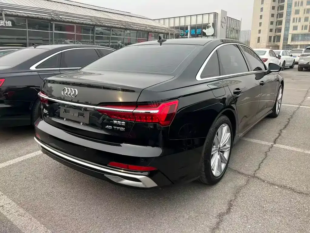 Audi A6L 2023 из CN, фото 6