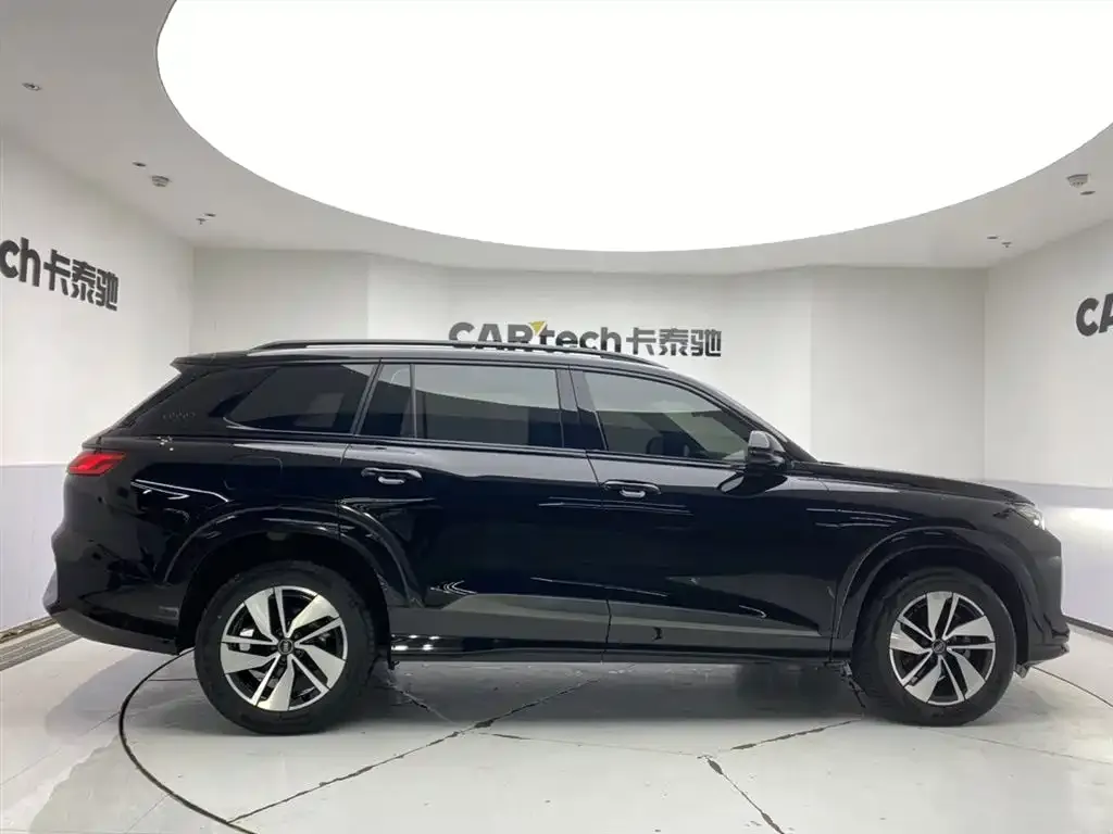 Audi Q6 2024 из CN, фото 10