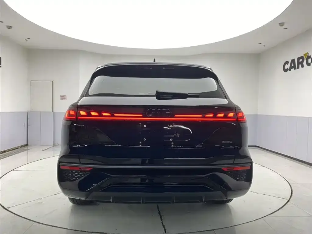 Audi Q6 2024 из CN, фото 2