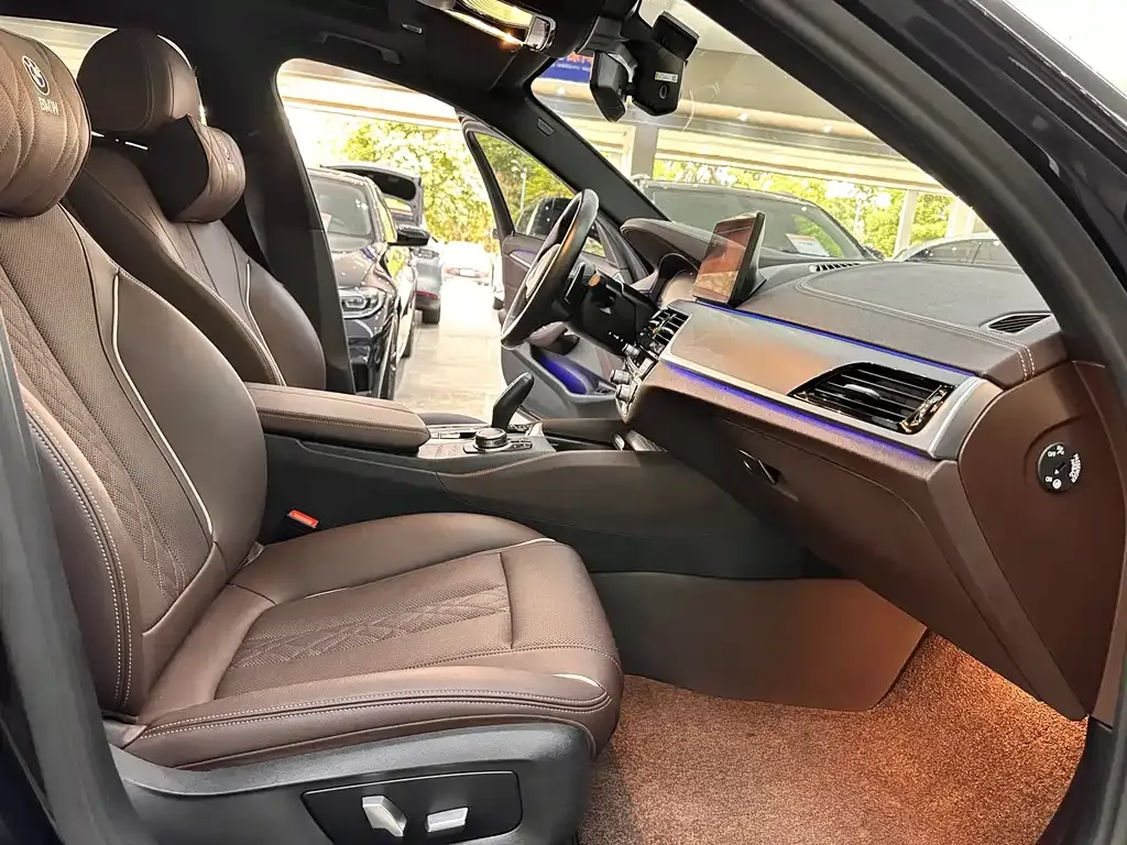 BMW 5 Series 2022 из CN, фото 2