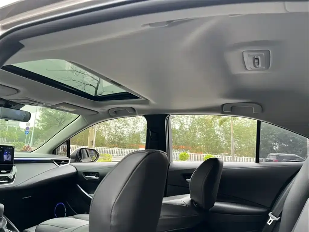 Toyota Corolla 2023 из CN, фото 8