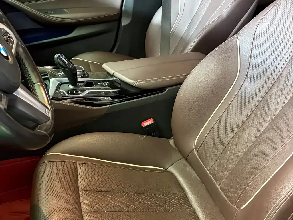 BMW 5 Series 2021 из CN, фото 3