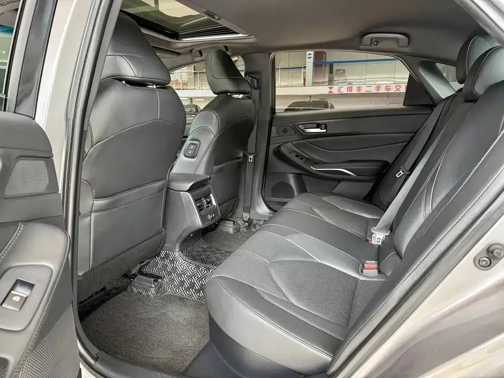 Toyota Avalon 2021 из CN, фото 7