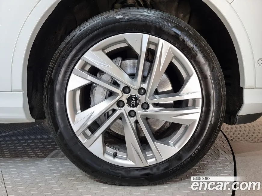 Audi Q7 2022 из KR, фото 5