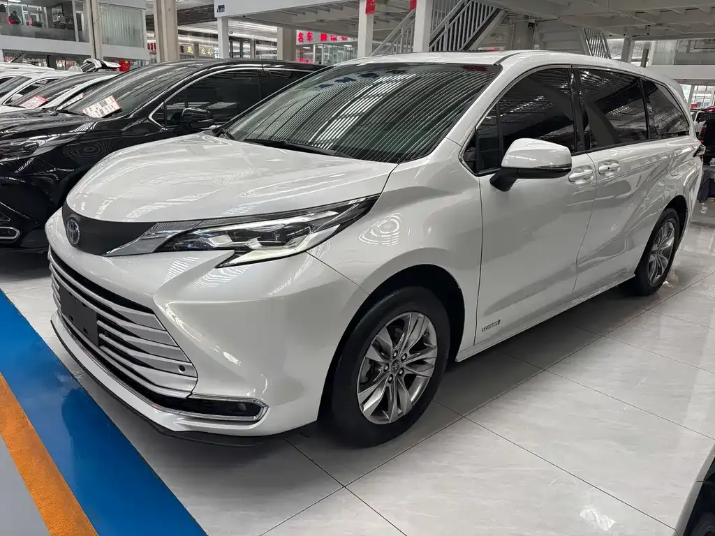 Toyota Sienna 2023 из CN, фото 8