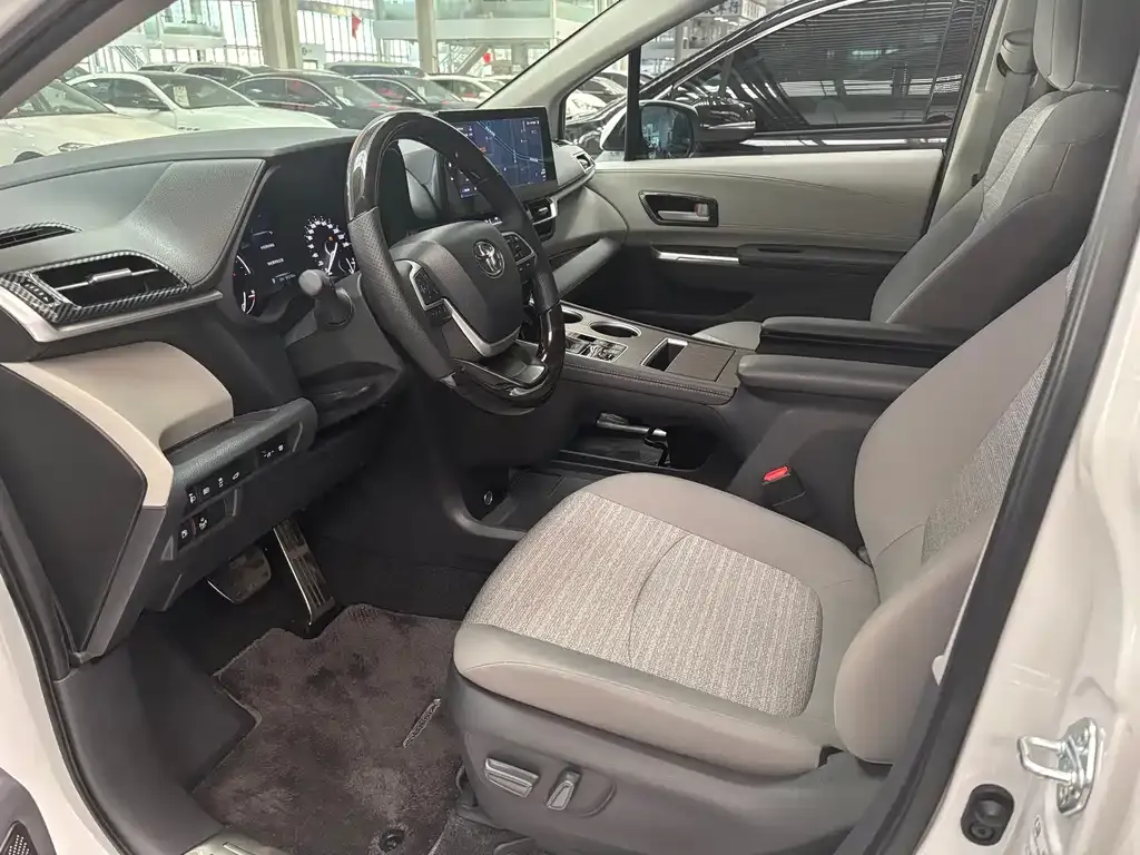 Toyota Sienna 2023 из CN, фото 10