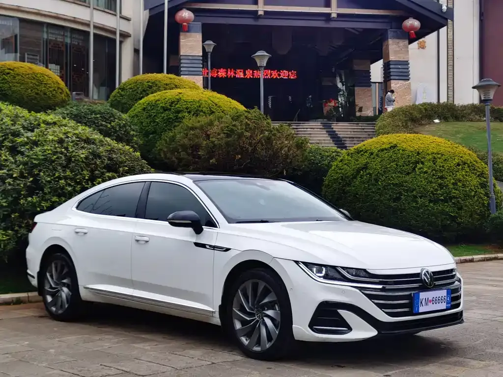 Volkswagen CC 2023 из CN, фото 4