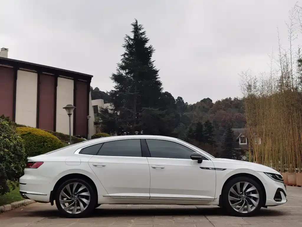 Volkswagen CC 2023 из CN, фото 8