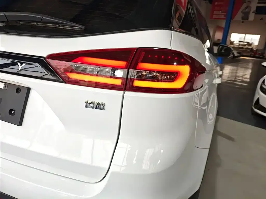 Geely Boyue 2022 из CN, фото 2