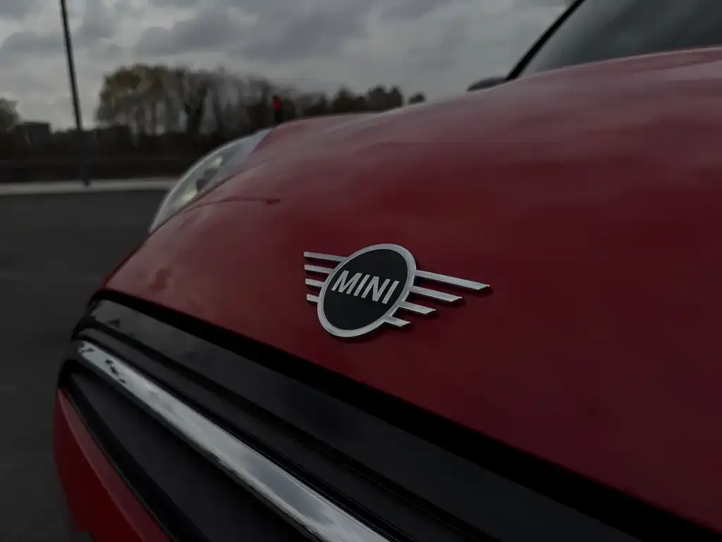 MINI Cooper (3-door) 2023 из CN, фото 2