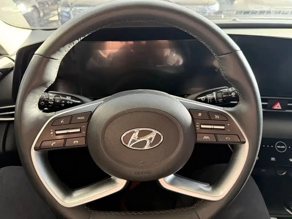Hyundai Elantra 2023 из CN, фото 10