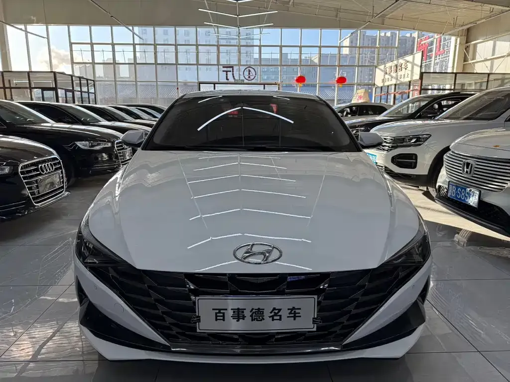 Hyundai Elantra 2023 из CN, фото 2