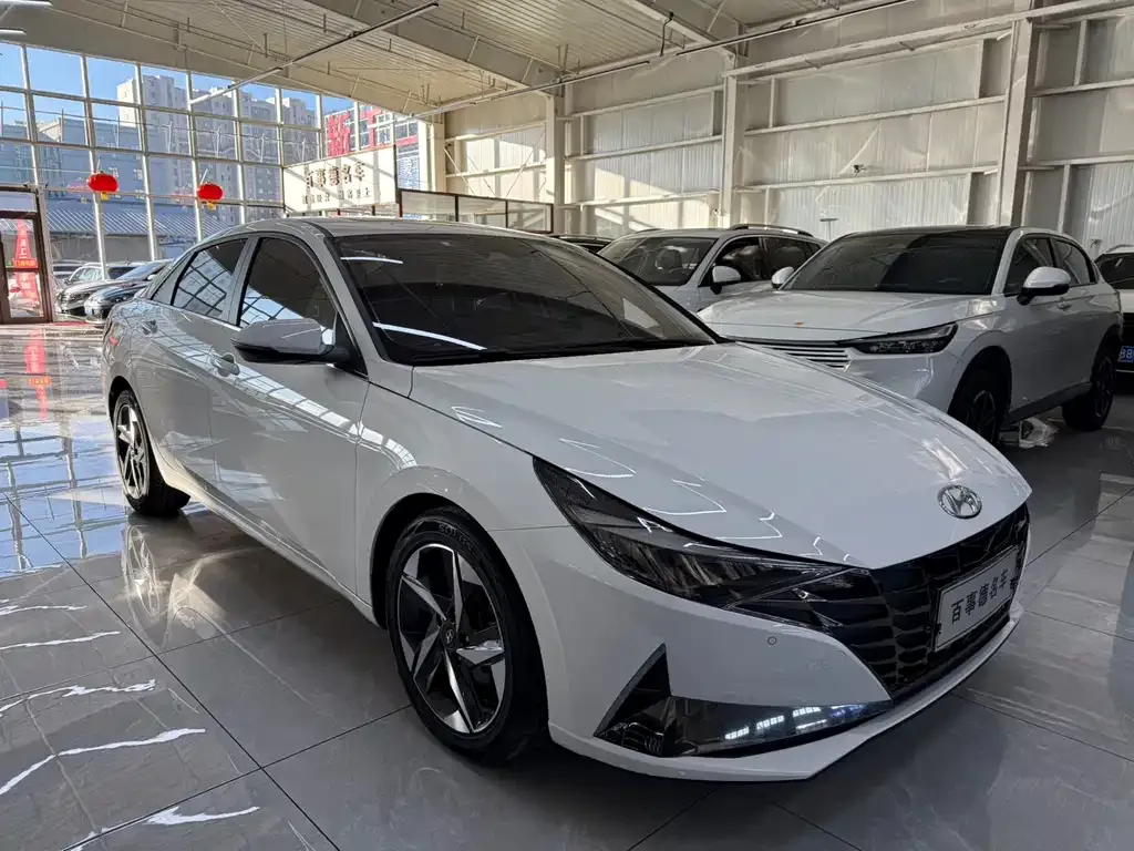 Hyundai Elantra 2023 из CN, фото 3