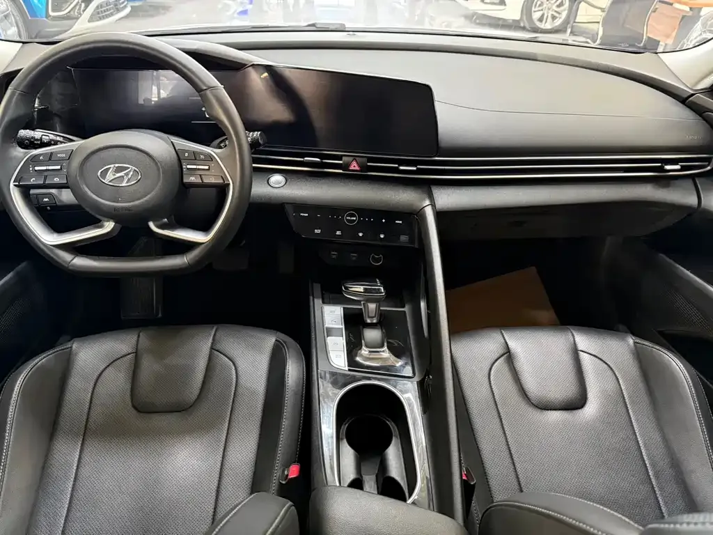 Hyundai Elantra 2023 из CN, фото 5