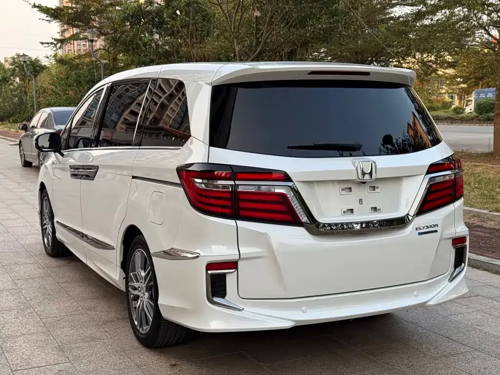 Honda Elysion 2021 из CN, фото 2