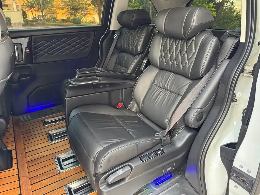 Honda Elysion 2021 из CN, фото 10