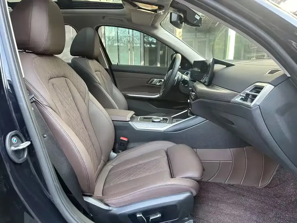 BMW 3 Series 2024 из CN, фото 8