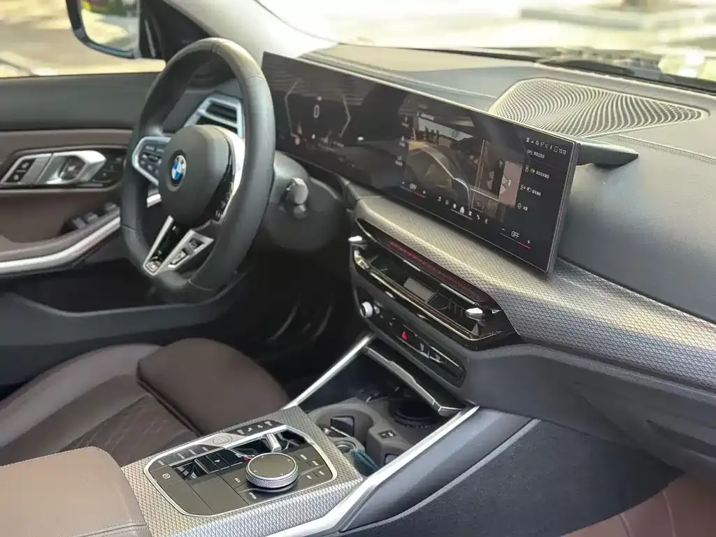 BMW 3 Series 2024 из CN, фото 2