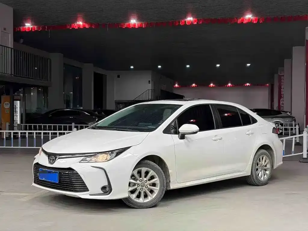 Toyota Corolla — фото 1