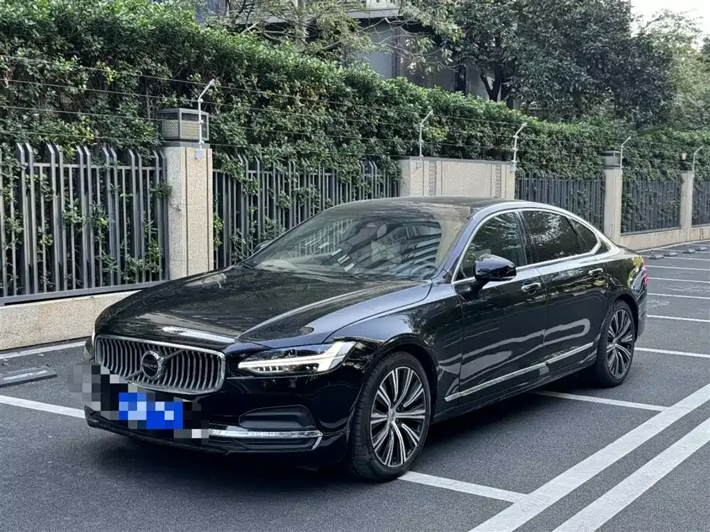 Volvo S90 — фото 1