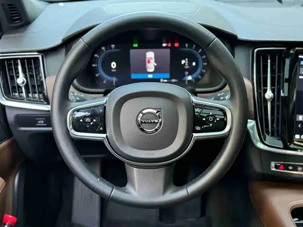 Volvo S90 — фото 4