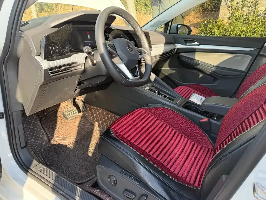 Volkswagen Golf 2023 из CN, фото 4