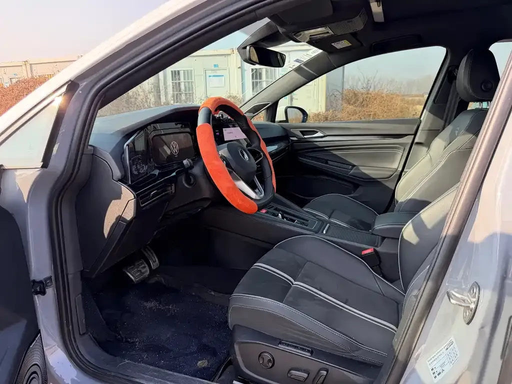 Volkswagen Golf 2022 из CN, фото 5
