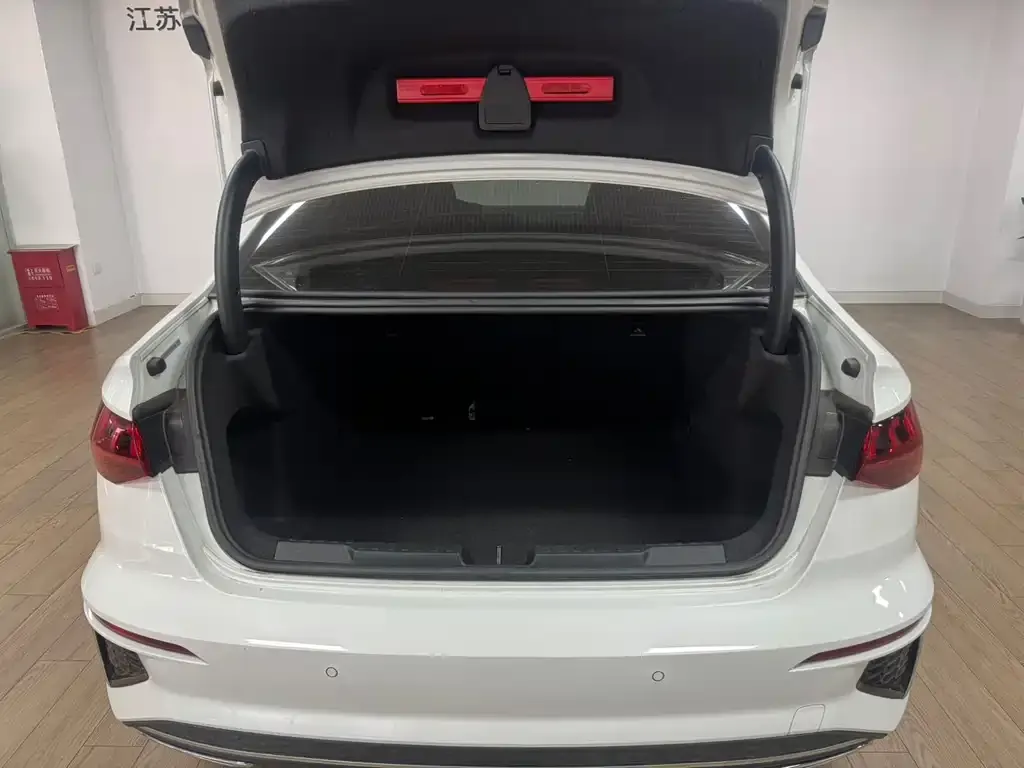 Audi A3 2023 из CN, фото 9