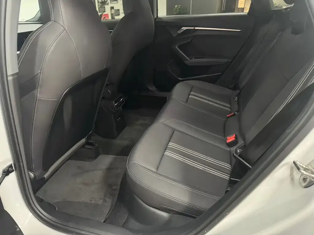 Audi A3 2023 из CN, фото 8