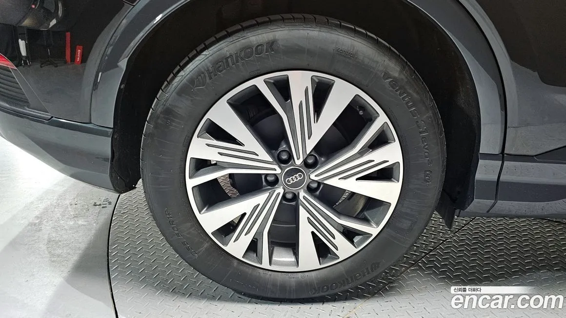 Audi Q4 e-tron 2025 из KR, фото 5