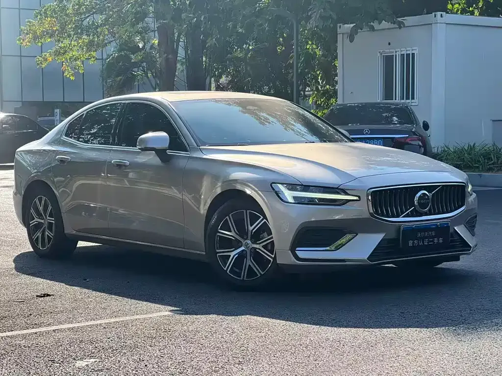Volvo S60 — фото 3
