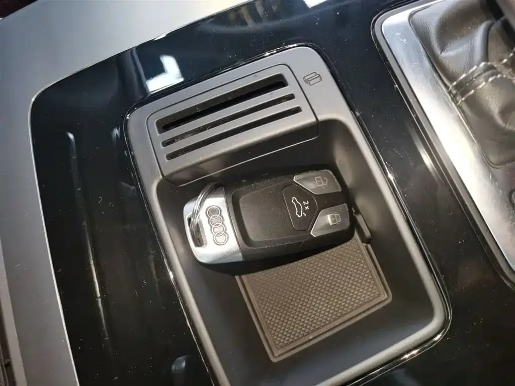 Audi Q5L 2023 из CN, фото 9