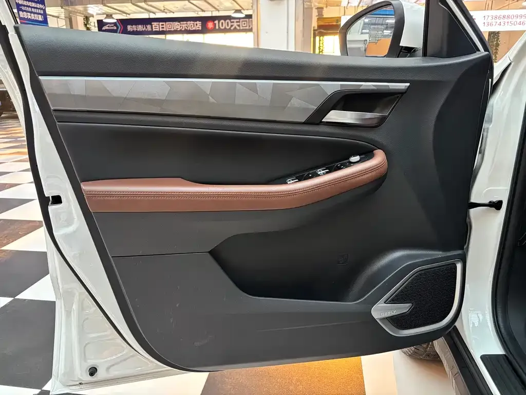 Geely Vision X6 — фото 6