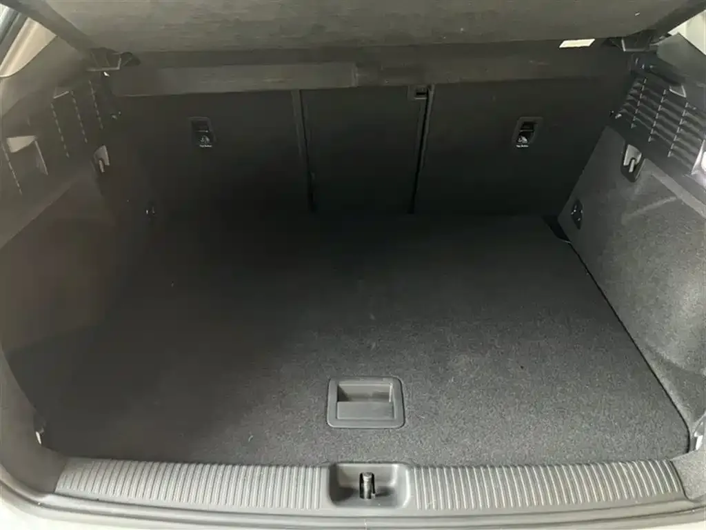 Audi Q2L 2024 из CN, фото 2