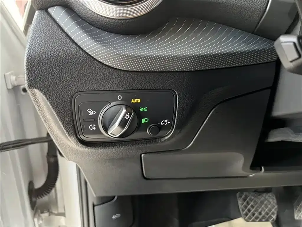 Audi Q2L 2024 из CN, фото 7