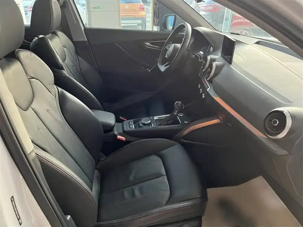 Audi Q2L 2024 из CN, фото 4