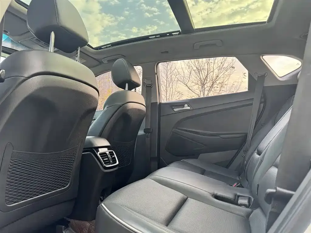Hyundai Tucson 2021 из CN, фото 10