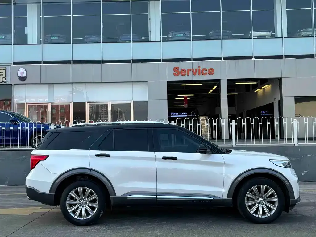 Ford Explorer 2022 из CN, фото 5