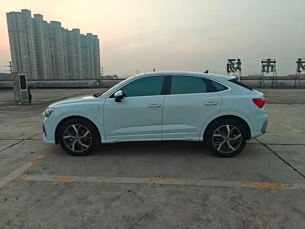 Audi Q3 Sportback — фото 2