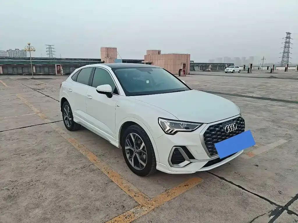 Audi Q3 Sportback — фото 9